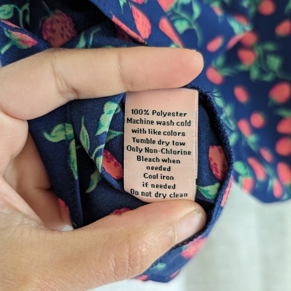 Juicy Couture strawberry pattern top size small - Picture 8 of 8